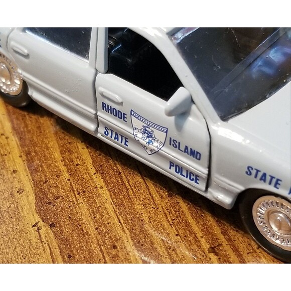 Rhode Island State Police Road Champs die cast police car 1:43 scale - Picture 4 of 9